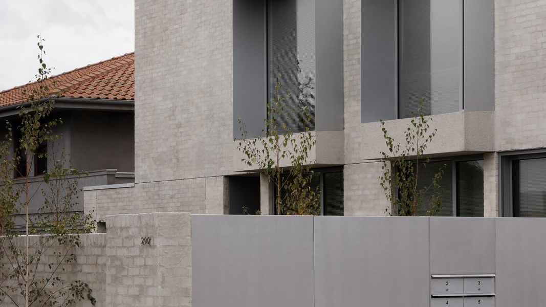 AlmaLuxe townhouse exterior — modern facade in Caulfield North