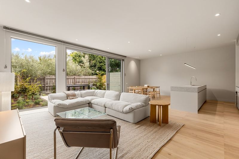 Living room 1 — view 1
