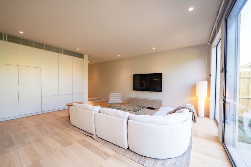 Living room 1 — view 5