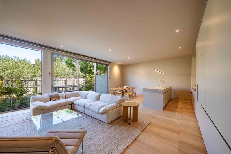 Living room 1 — view 6